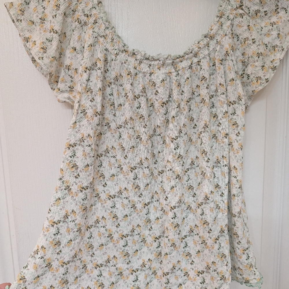 Belle Du Jour Ditsy Floral Blouse with Crochet Trim - Picture 6 of 12